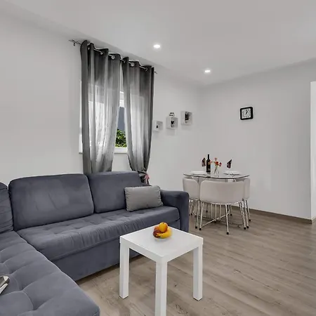 Sunny Garden Ana * Makarska