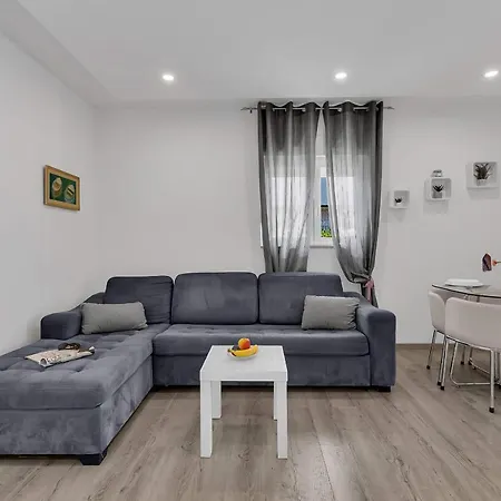 Sunny Garden Ana Apartamento *