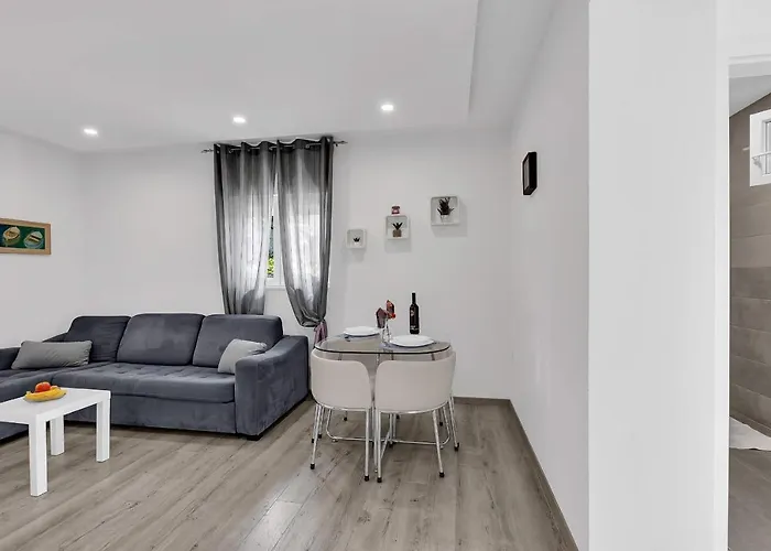 Sunny Garden Ana Makarska