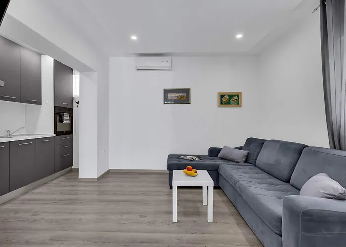 Sunny Garden Ana * Makarska