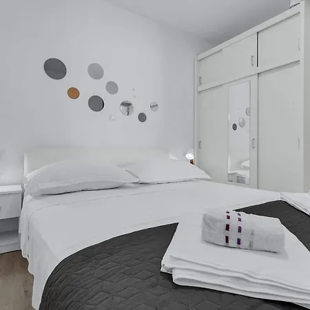 Sunny Garden Ana Apartman *