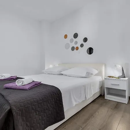 Sunny Garden Ana Makarska