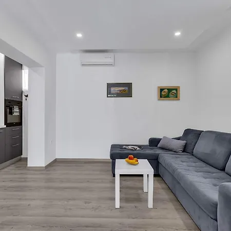 Sunny Garden Ana * Makarska