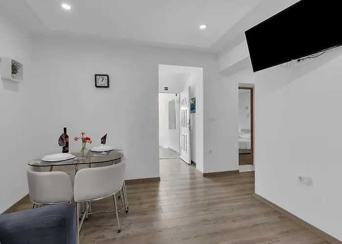 Sunny Garden Ana Makarska