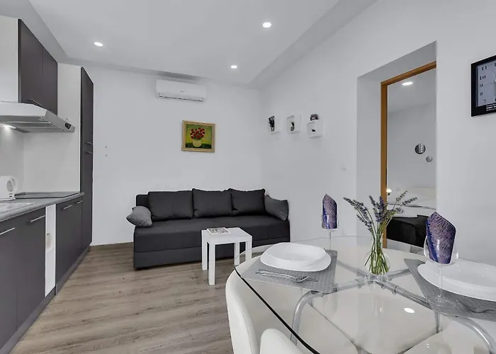 Sunny Garden Ana Apartment